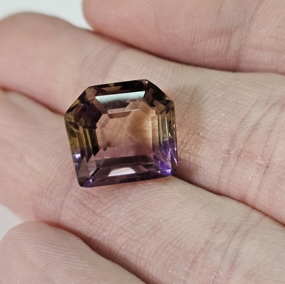 Fancy Violet & Yellow Ametrine Gemstone 10.92 Carats! ⚡️ - Picture 3 of 6